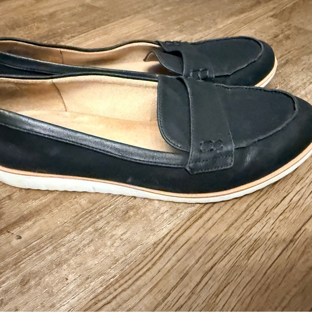 Life Stride Black Leather Loafers for Women - Picture 3 of 4